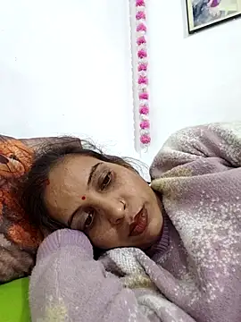 Hotty-Nidhi online show from December 2025 03:10:01 PM