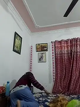 Hotty-Nidhi online show from December 2025 04:30:02 AM