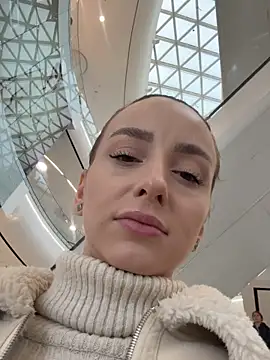 Snapshot of AlexisWhit chatting on November 2025 08:58:02 AM AlexisWhit online show from November 2025 08:58:02 AM