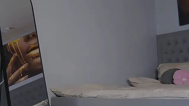 Snapshot of AlexisWhit chatting on November 2025 07:41:02 AM AlexisWhit online show from November 2025 07:41:02 AM