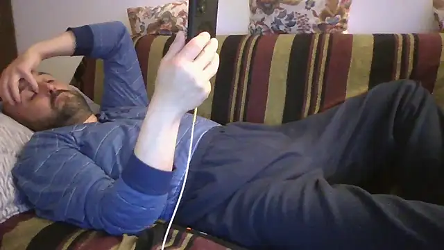 maxxxio12 online show from April 2026 06:54:02 PM