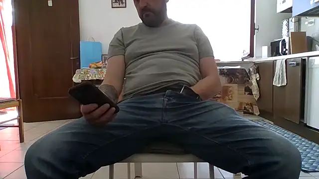 maxxxio12 online show from April 2026 01:41:02 PM