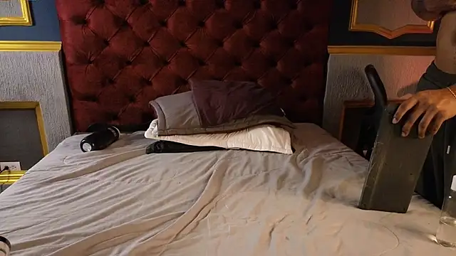 AshtonnSummer online show from March 2025 05:29:01 PM