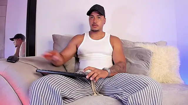 AshtonnSummer online show from October 2025 03:40:01 PM