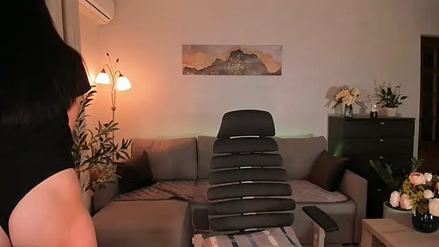 Viki Bellson online show from September 2025 05:13:01 PM