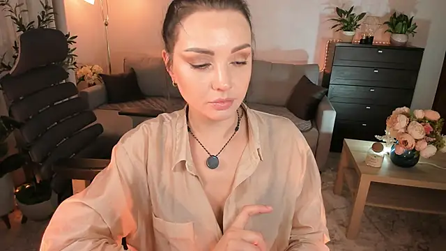 Viki Bellson online show from October 2025 06:38:02 PM