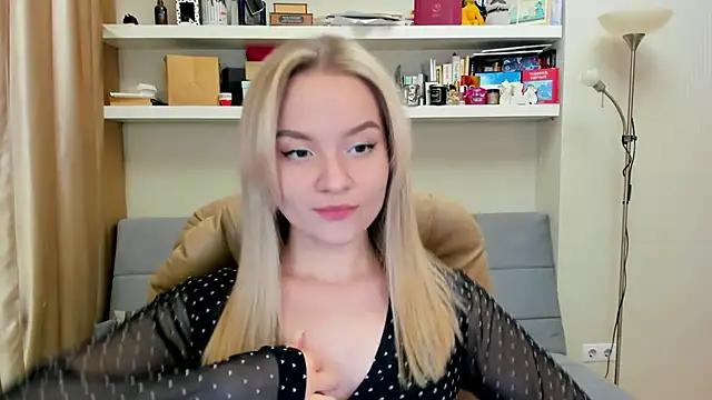 Kara Smith  online show from February 2025 11:56:02 PM