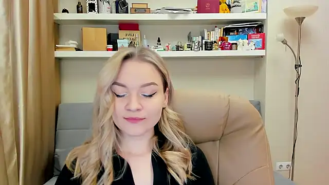 Kara Smith  online show from March 2025 12:26:02 AM