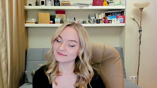 Kara Smith  online show from March 2025 12:44:01 AM