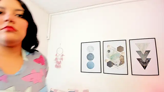 dullce77 online show from September 2025 07:19:02 PM