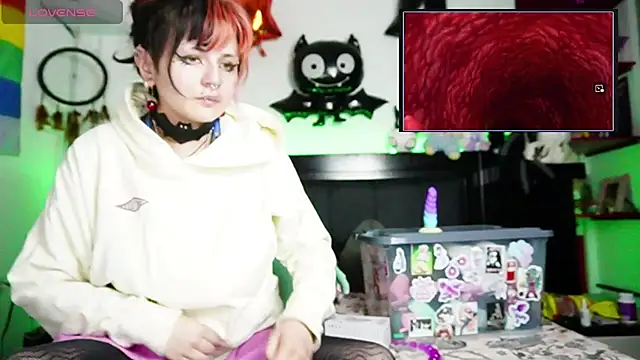Snapshot of Devil_And_Princess chatting on April 2026 03:23:01 AM Devil And Princess online show from April 2026 03:23:01 AM