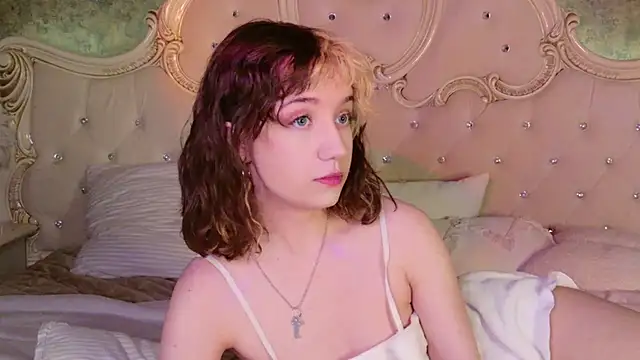 Gia Riccardo online show from November 2025 04:05:01 PM