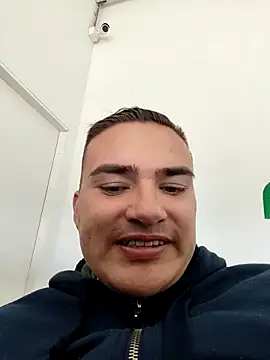 Snapshot of Andy-rtg chatting on April 2026 03:23:01 PM Andy-rtg online show from April 2026 03:23:01 PM