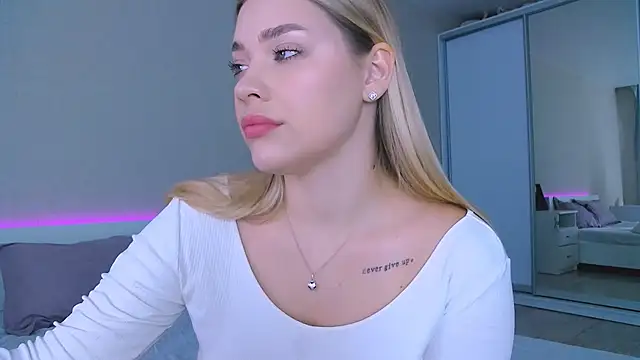 Snapshot of DIANAxxxDIAMOND chatting on October 2025 08:54:02 AM DIANAxxxDIAMOND online show from October 2025 08:54:02 AM