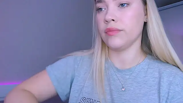 Snapshot of DIANAxxxDIAMOND chatting on November 2025 10:02:02 AM DIANAxxxDIAMOND online show from November 2025 10:02:02 AM