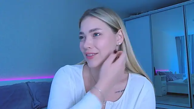 Snapshot of DIANAxxxDIAMOND chatting on November 2025 09:26:02 AM DIANAxxxDIAMOND online show from November 2025 09:26:02 AM