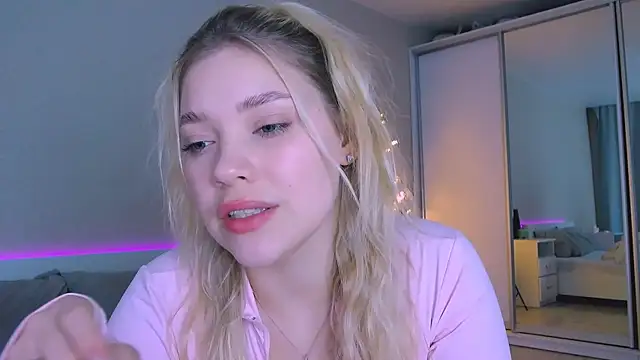 Snapshot of DIANAxxxDIAMOND chatting on December 2025 02:01:01 PM DIANAxxxDIAMOND online show from December 2025 02:01:01 PM