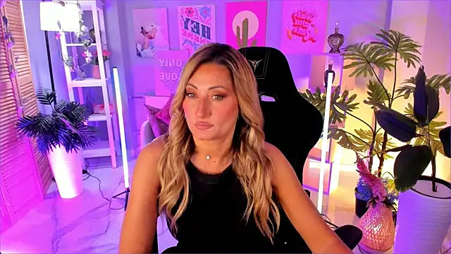 SarahAlluring online show from September 2025 01:02:01 PM