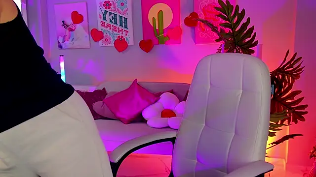 SarahAlluring online show from February 2026 11:33:01 AM