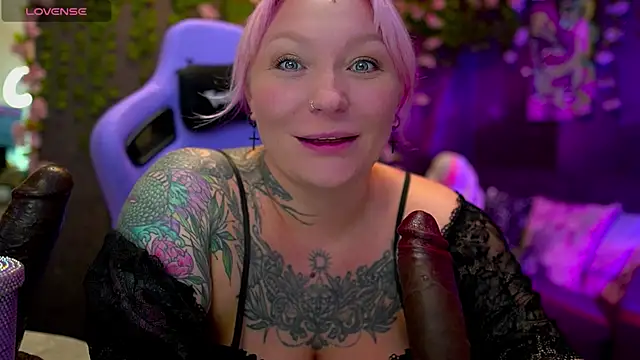 Snapshot of BlackedBarbie chatting on September 2025 06:53:02 PM BlackedBarbie online show from September 2025 06:53:02 PM