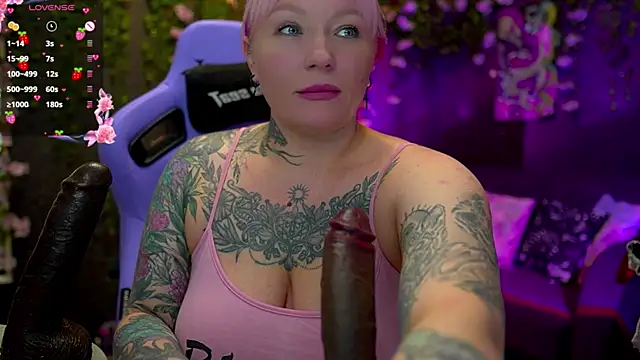 Snapshot of BlackedBarbie chatting on September 2025 02:29:02 PM BlackedBarbie online show from September 2025 02:29:02 PM