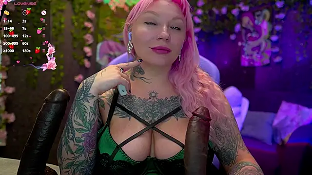 Snapshot of BlackedBarbie chatting on October 2025 06:48:01 PM BlackedBarbie online show from October 2025 06:48:01 PM