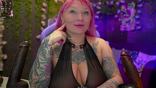 Snapshot of BlackedBarbie chatting on October 2025 07:45:02 PM BlackedBarbie online show from October 2025 07:45:02 PM