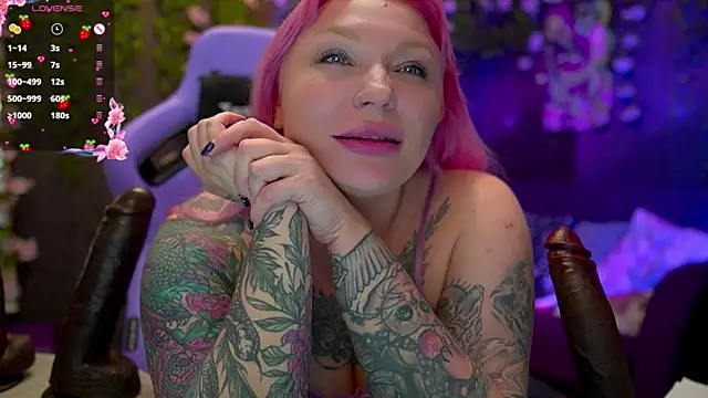 Snapshot of BlackedBarbie chatting on October 2025 06:49:02 PM BlackedBarbie online show from October 2025 06:49:02 PM