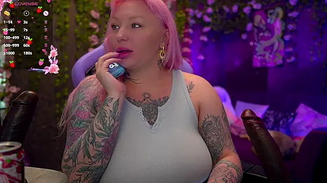 Snapshot of BlackedBarbie chatting on October 2025 07:36:02 PM BlackedBarbie online show from October 2025 07:36:02 PM