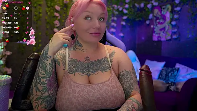 Snapshot of BlackedBarbie chatting on October 2025 01:56:02 PM BlackedBarbie online show from October 2025 01:56:02 PM