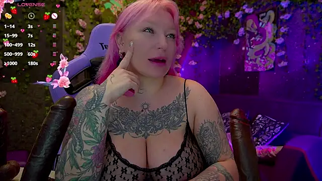 Snapshot of BlackedBarbie chatting on November 2025 07:13:02 PM BlackedBarbie online show from November 2025 07:13:02 PM