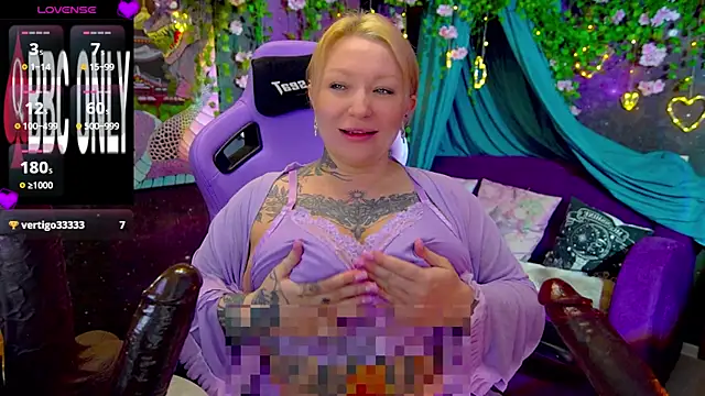 Snapshot of BlackedBarbie chatting on July 2026 07:11:01 PM BlackedBarbie online show from July 2026 07:11:01 PM