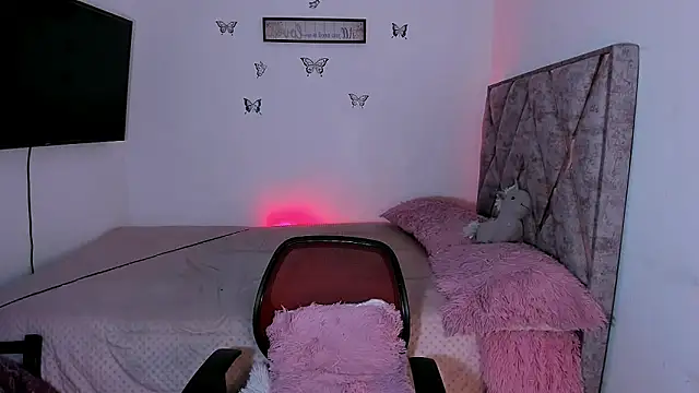 Tania rendon online show from December 2025 09:36:02 AM