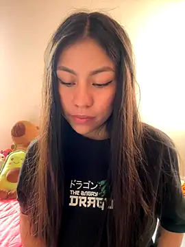 Snapshot of -Selene- chatting on November 2025 06:32:01 PM -Selene- online show from November 2025 06:32:01 PM