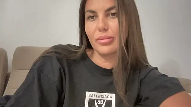 Snapshot of AngelinaMeov chatting on September 2025 05:45:01 PM AngelinaMeov online show from September 2025 05:45:01 PM