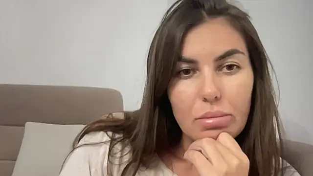 Snapshot of AngelinaMeov chatting on October 2025 02:47:02 PM AngelinaMeov online show from October 2025 02:47:02 PM