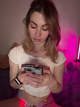 Snapshot of SweetDarling7 chatting on March 2025 07:46:02 PM SweetDarling7 online show from March 2025 07:46:02 PM