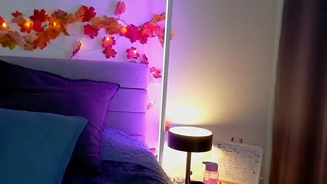 Snapshot of SweetDarling7 chatting on November 2025 01:21:02 PM SweetDarling7 online show from November 2025 01:21:02 PM