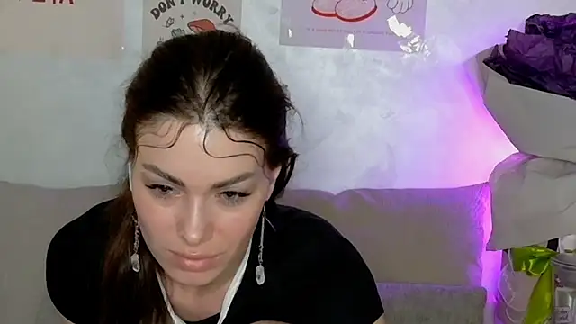 SweetDarling7 online show from June 2026 07:18:02 PM