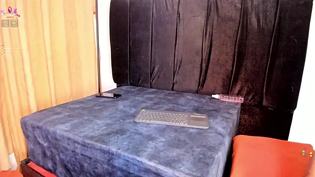 Maturecouple1 online show from April 2026 07:58:02 PM