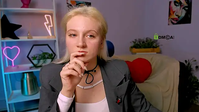 madam uliis online show from March 2025 01:09:02 PM