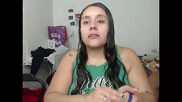 nicky andcamil online show from October 2025 01:47:02 AM