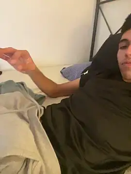 guarrillo21 online show from March 2026 05:05:02 PM