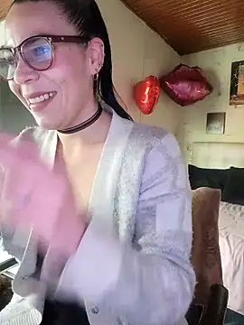 mia velvet1 online show from April 2026 12:25:01 PM