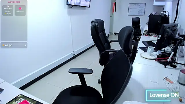 Snapshot of jenn_cg chatting on November 2025 08:40:01 PM jenn cg online show from November 2025 08:40:01 PM