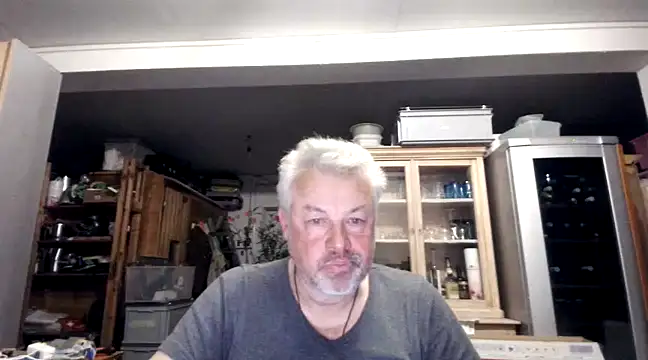 Snapshot of Berg_Boy chatting on March 2025 09:37:01 PM Berg Boy online show from March 2025 09:37:01 PM