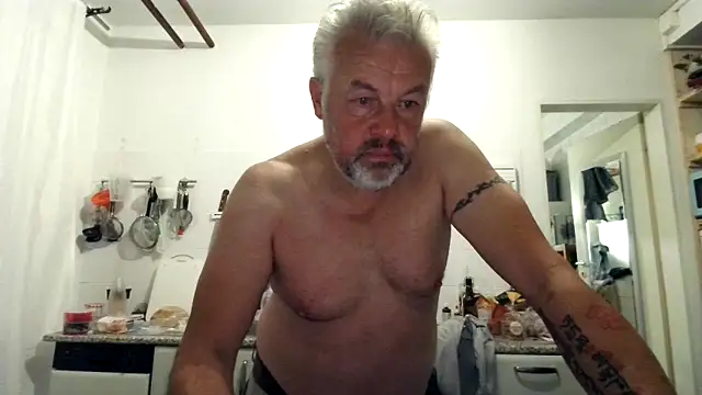 Snapshot of Berg_Boy chatting on September 2025 03:51:01 AM Berg Boy online show from September 2025 03:51:01 AM