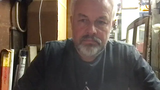 Snapshot of Berg_Boy chatting on October 2025 04:20:02 PM Berg Boy online show from October 2025 04:20:02 PM