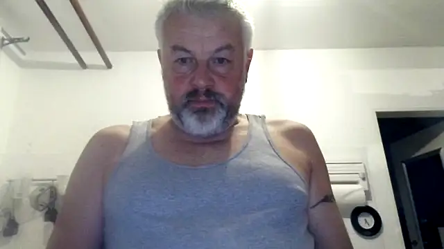 Snapshot of Berg_Boy chatting on October 2025 04:24:01 AM Berg Boy online show from October 2025 04:24:01 AM