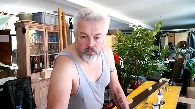 Snapshot of Berg_Boy chatting on October 2025 09:32:01 AM Berg Boy online show from October 2025 09:32:01 AM